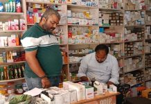 ਗੁਰਦਾਸਪੁਰ ‘ਚ ਮੈਡੀਕਲ ਸਟੋਰ ‘ਤੇ ਛਾਪੇਮਾਰੀ, ਡਰੱਗ ਕੰਟਰੋਲ ਅਫਸਰ ਨੇ ਨਸ਼ੀਲੇ ਕੈਪਸੂਲ ਕੀਤੇ ਬਰਾਮਦ