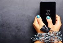 ਕੀ ਤੁਹਾਨੂੰ ਵੀ ਹੈ ਮੋਬਾਈਲ ਦੀ ਆਦਤ ਤਾਂ ਹੋ ਸਕਦੇ ਹੋ ਇਸ ਘਾਤਕ ਬਿਮਾਰੀ ਦੇ ਸ਼ਿਕਾਰ