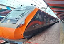 ਰਾਂਚੀ ‘ਚ ਪ੍ਰਧਾਨ ਮੰਤਰੀ ਮੋਦੀ ਨੇ 6 ਵੰਦੇ ਭਾਰਤ ਨੂੰ ਹਰੀ ਝੰਡੀ ਦੇ ਕੇ ਕੀਤਾ ਰਵਾਨਾ