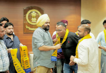 ਮੁੱਖ ਮੰਤਰੀ ਦੇ ਓਐਸਡੀ ਰਾਜਬੀਰ ਸਿੰਘ ਘੁੰਮਣ ਨੇ ਸਾਰੇ ਆਗੂਆਂ ਨੂੰ ਪਾਰਟੀ ਵਿੱਚ ਕਰਵਾਇਆ ਸ਼ਾਮਲ