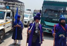 ਕੀਰਤਪੁਰ ‘ਚ ਨਿਹੰਗਾਂ ਵੱਲੋਂ ‘ਖ਼ਾਲਸਾ ਟੈਕਸ’ ਦੀ ਵਸੂਲੀ, ਹਿਮਾਚਲ ਐਂਟਰੀ ਟੈਕਸ ਖ਼ਿਲਾਫ਼ ਵਿਰੋਧ