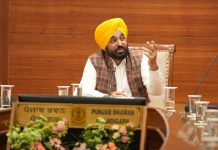 ਮੁੱਖ ਮੰਤਰੀ ਭਗਵੰਤ ਸਿੰਘ ਮਾਨ ਵੱਲੋਂ ਯੂ.ਪੀ.ਐਸ.ਸੀ.-2025 ਪਾਸ ਕਰਨ ਵਾਲੇ ਉਮੀਦਵਾਰਾਂ ਦਾ ਸਨਮਾਨ; ਕਿਹਾ, ਪੰਜਾਬ ਦੇ ਆਮ ਪਰਿਵਾਰਾਂ ਦੇ ਬੱਚੇ ਲਗਾਤਾਰ ਸੂਬੇ ਦਾ ਮਾਣ ਵਧਾ ਰਹੇ