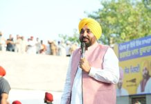 ਮੈਂ ਸ੍ਰੀ ਅਕਾਲ ਤਖ਼ਤ ਸਾਹਿਬ ਅੱਗੇ ਸੀਸ ਨਿਵਾਇਆ ਕਿਉਂਕਿ ਇਹ ਹਰ ਪੰਜਾਬੀ ਅਤੇ ਸਿੱਖ ਲਈ ਸਰਵਉੱਚ ਹੈ, ਪਰ ਕੁਝ ਲੋਕ ਆਪਣੇ ਨਿੱਜੀ ਹਿੱਤਾਂ ਲਈ ਇਸ ਦੀ ਦੁਰਵਰਤੋਂ ਕਰ ਰਹੇ ਹਨ: ਮੁੱਖ ਮੰਤਰੀ ਭਗਵੰਤ ਸਿੰਘ ਮਾਨ