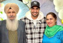 ਮਾਂ ਦੀ ਅੰਤਿਮ ਵਿਦਾਈ ‘ਤੇ ਭੁੱਬਾਂ ਮਾਰ ਰੋਏ ਗਾਇਕ ਜੱਸੀ ਗਿੱਲ, ਦੁੱਖ ਵੰਡਾਉਣ ਪਹੁੰਚੇ ਸਾਥੀ ਕਲਾਕਾਰ