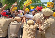 ਸੱਜਣ ਕੁਮਾਰ ਦੇ ਅੰਤਿਮ ਸਸਕਾਰ ’ਚ ਸ਼ਾਮਲ ਹੋਣ ’ਤੇ ਹੰਗਾਮਾ; ‘ਆਪ’ ਵੱਲੋਂ ਭਾਜਪਾ ਖ਼ਿਲਾਫ਼ ਜ਼ੋਰਦਾਰ ਰੋਸ ਪ੍ਰਦਰਸ਼ਨ