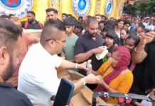ਮੋਹਾਲੀ ‘ਚ 500 ਰੁਪਏ ਦੇ ਨੋਟਾਂ ਦਾ ਲੰਗਰ: ਬੱਚਿਆਂ ਨੂੰ ਵੰਡਿਆ ਮੈਕਡੋਨਲਡ ਮੀਲ