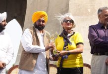 ਚੰਡੀਗੜ੍ਹ ’ਚ ‘ਵੋਟ ਚੋਰੋ, ਕੁਰਸੀ ਛੱਡੋ’ ਦੇ ਨਾਅਰੇ, ਮਨੀਸ਼ ਸਿਸੋਦੀਆ ਤੇ ਹਰਪਾਲ ਚੀਮਾ ਹਿਰਾਸਤ ’ਚ